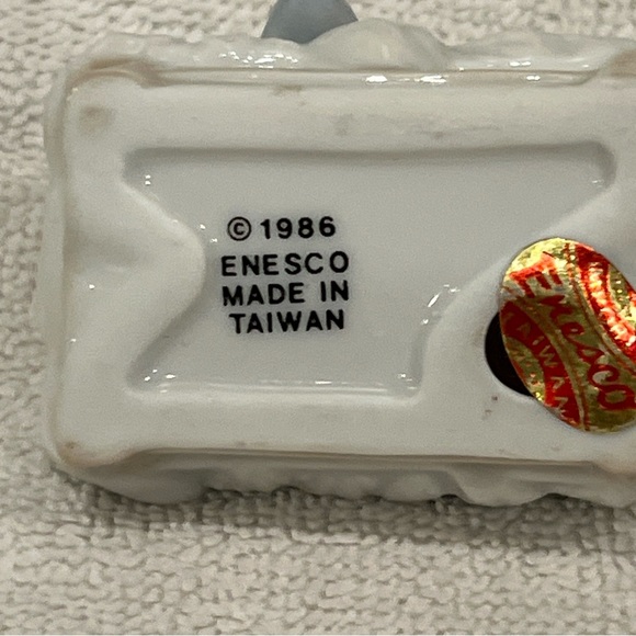 VINTAGE Baby Jesus Enesco Porcelain Nativity Circa 1986 Replacement Piece. - Picture 7 of 13